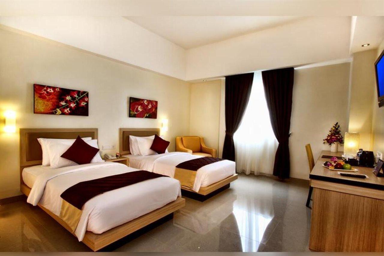 Orchardz Hotel Ayani Понтианак Экстерьер фото