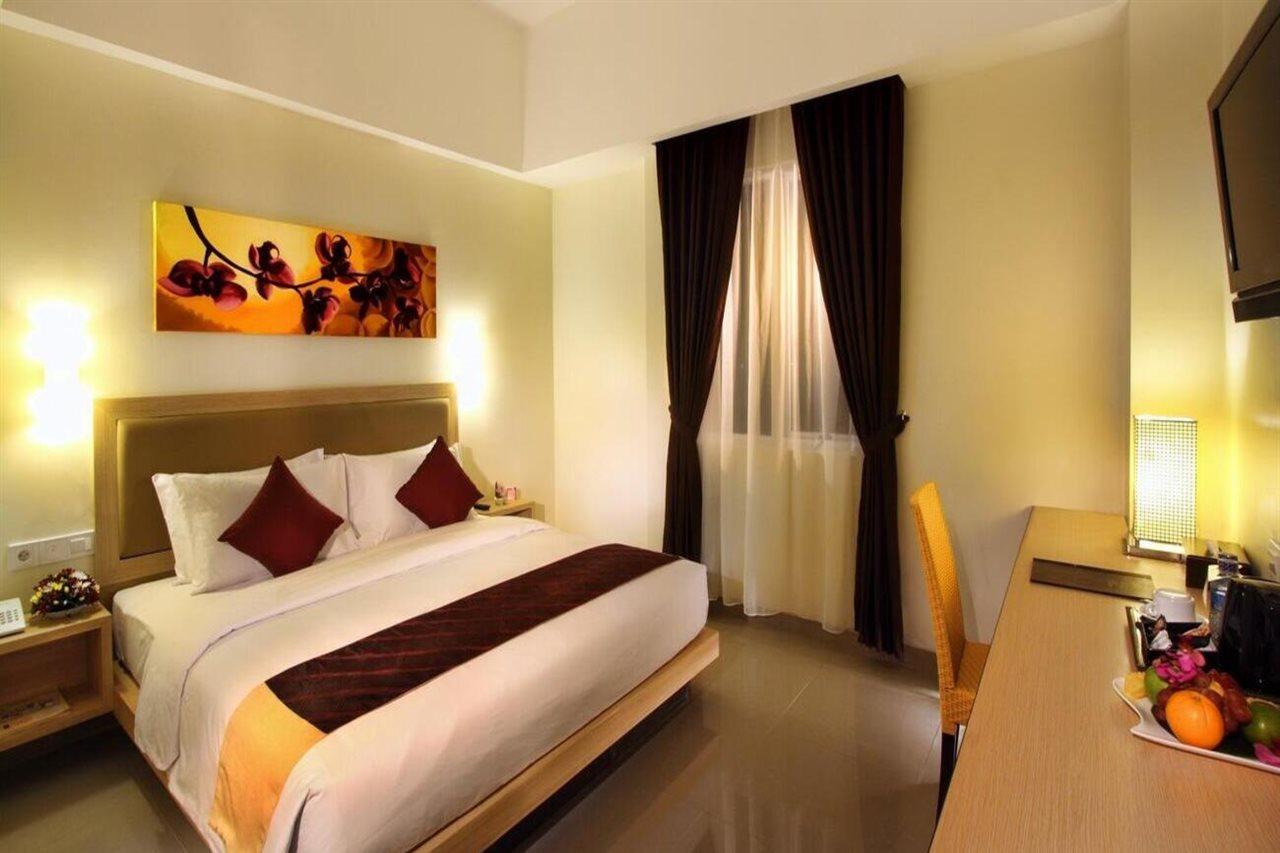 Orchardz Hotel Ayani Понтианак Экстерьер фото